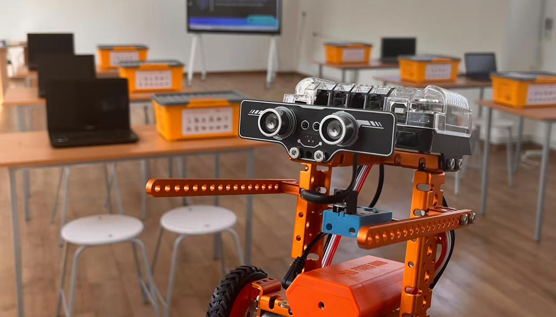 Classrooms in Romania are now equipped with WEEEMAKE robotics products, giving students hands-on opportunities to learn coding, engineering, and problem-solving.